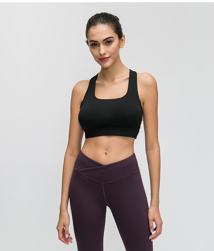 Contrast-panel fitness athletic sports bra by Lakd London