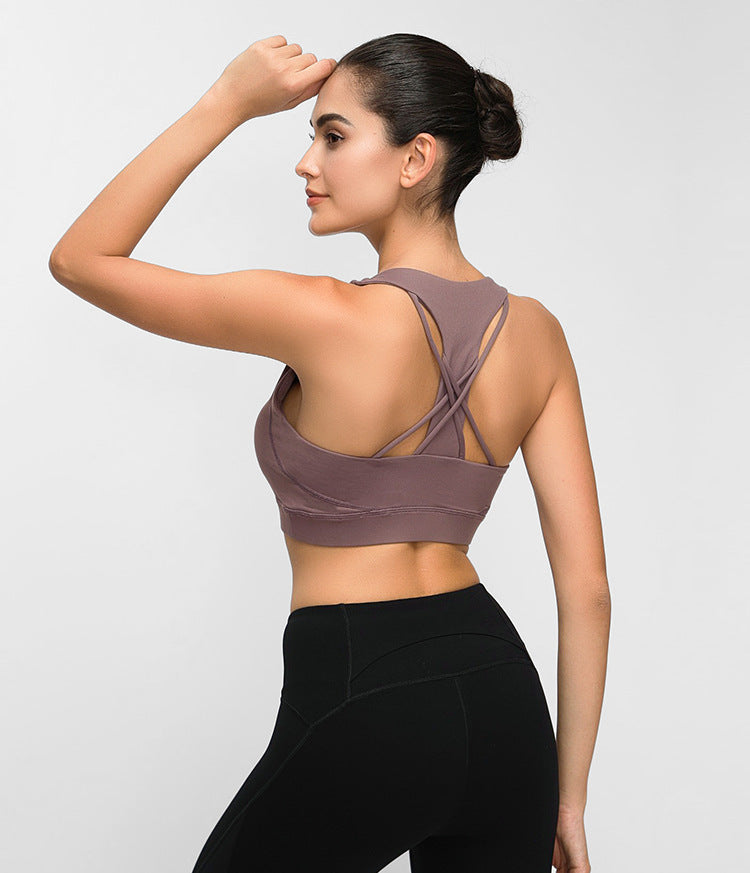Contrast-panel fitness athletic sports bra by Lakd London