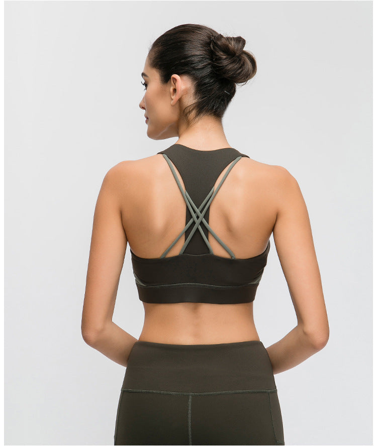Contrast-panel fitness athletic sports bra by Lakd London