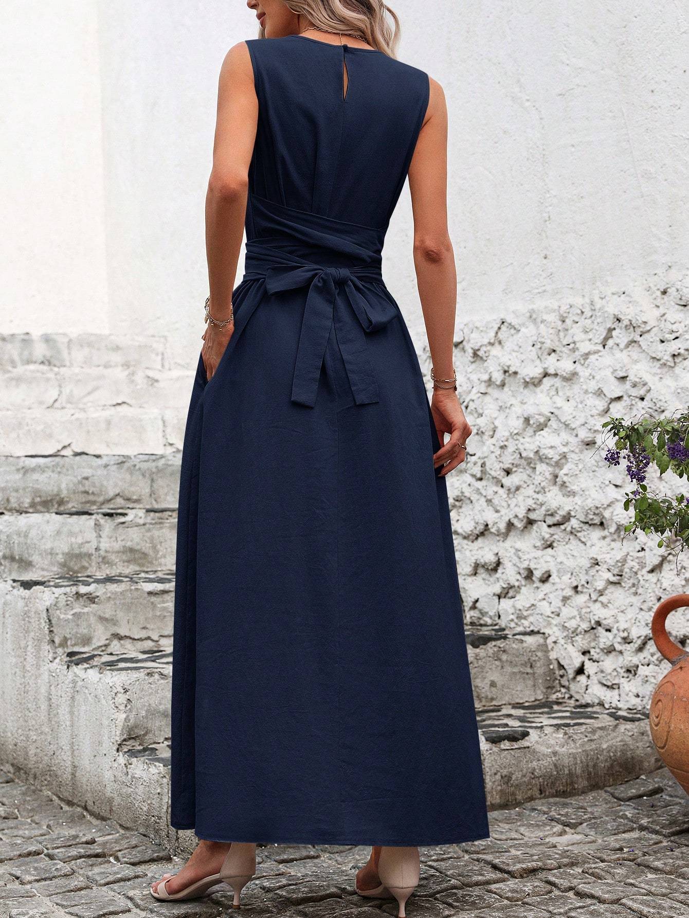 Women's Casual Round Neck Sleeveless Loose Commuter Dress by Lakd London